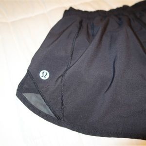 Lululemon Hotty Hot Low-Rise Short 2.5’’